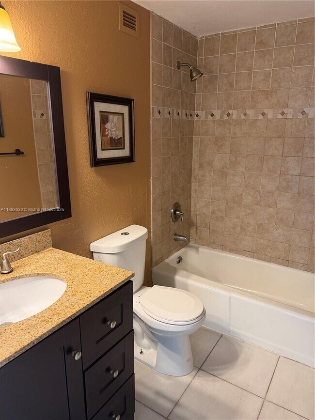 Building Photo - 400 Kings Point Dr