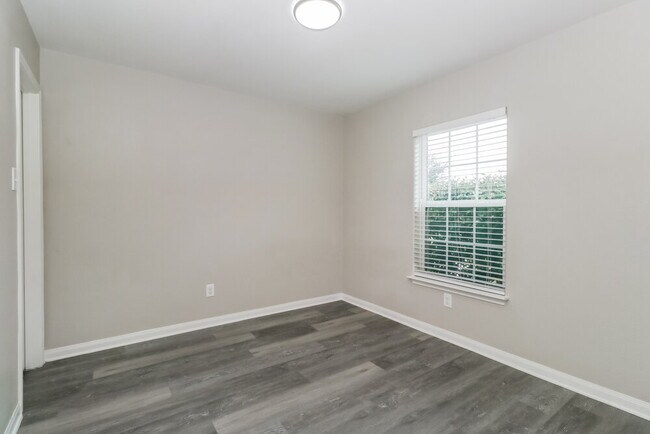 Building Photo - 428 Ruby Ln