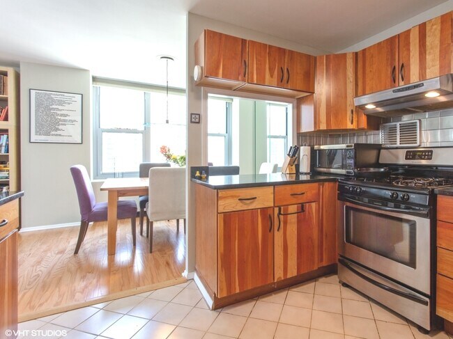 Building Photo - 400 E Randolph St