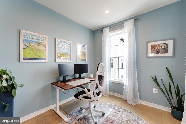 Building Photo - 22405 Claude Moore Dr