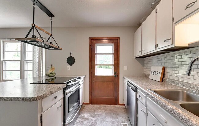 Building Photo - Coming Soon! Bright & Spacious 3 Bed Home with Finished Basement & Huge Backyard