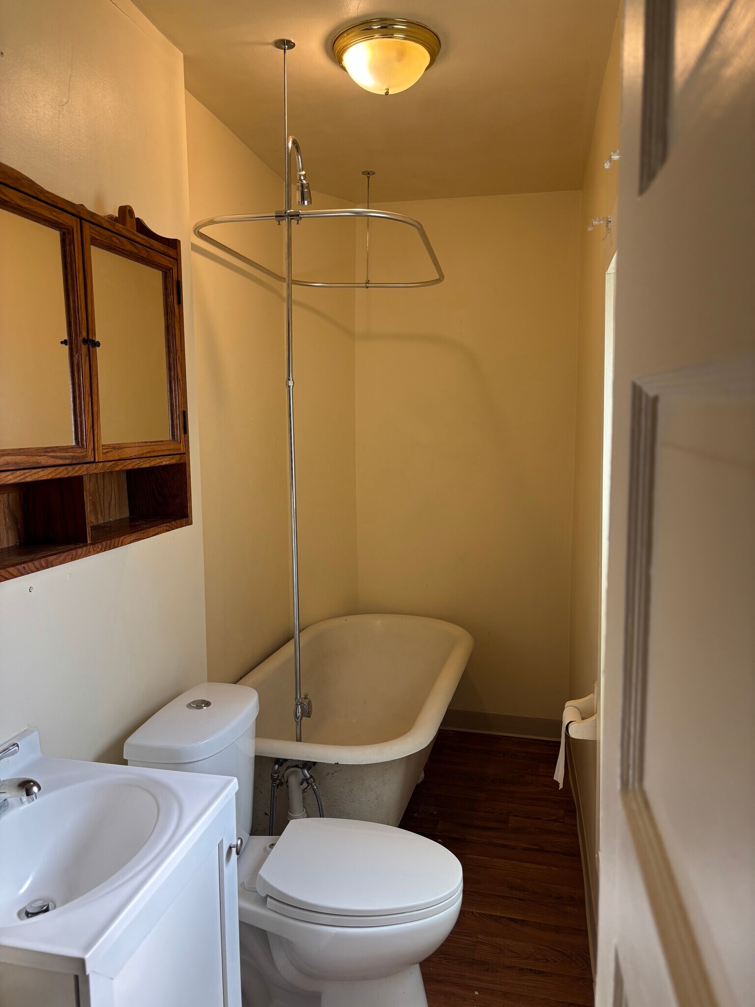 lower bathroom - 632 Blair Ave