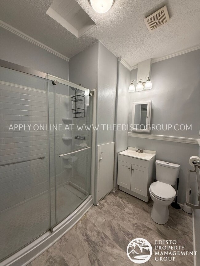 Building Photo - Affordable & Spacious 2-Bedroom in Convenient Orangeburg Location