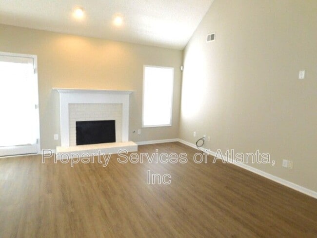 Building Photo - 101 Moss Pointe Dr