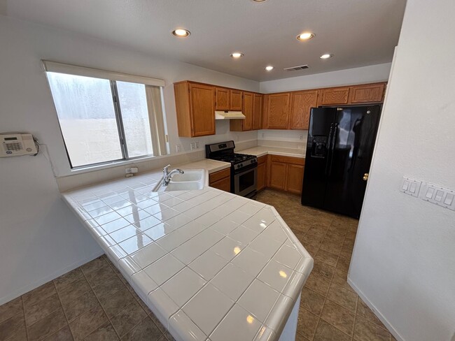 Building Photo - Gorgeous 3Bed/2.5Bath, 2-Story home located in Summerlin