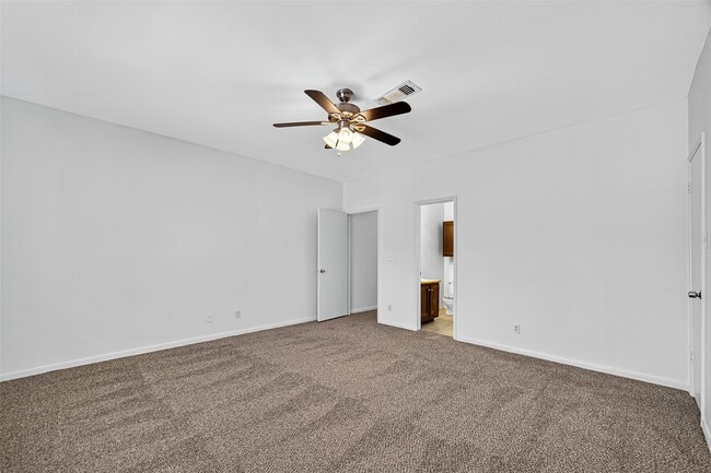 Building Photo - 7395 Regency Square Ct