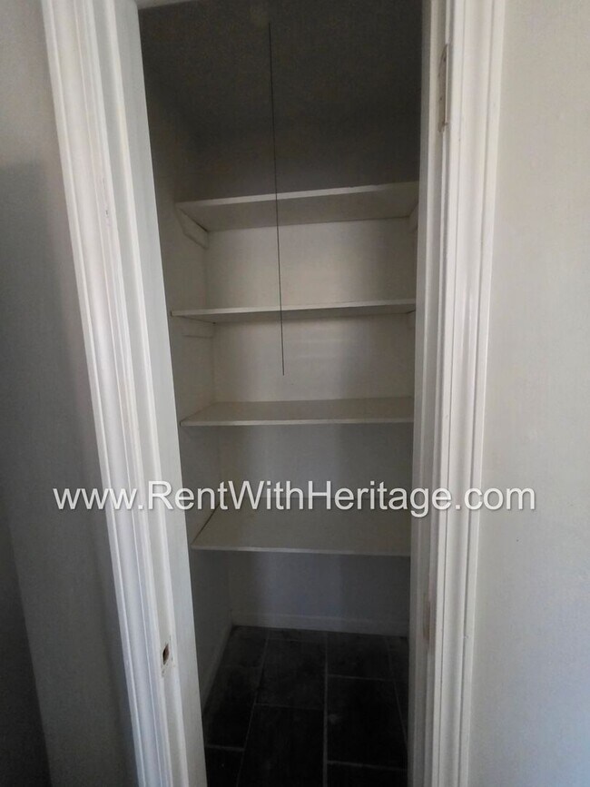 Building Photo - Georgous 3 Bedroom, 2 Bath home with lots of upgrades