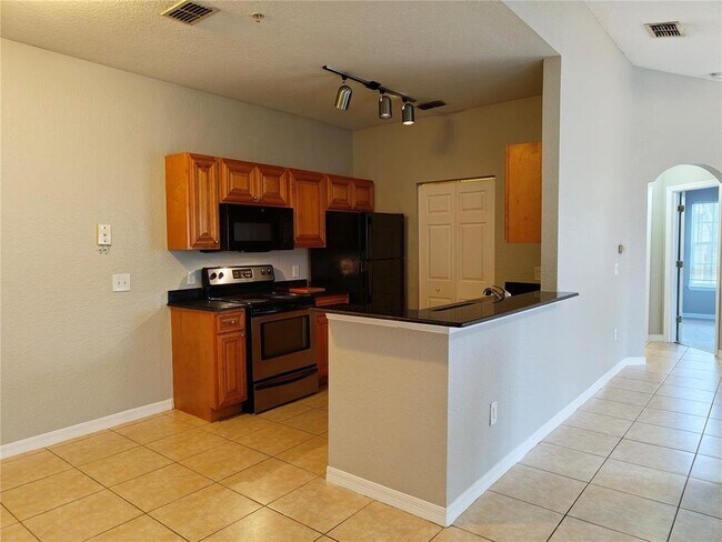 Building Photo - 826 Grand Regency Pointe