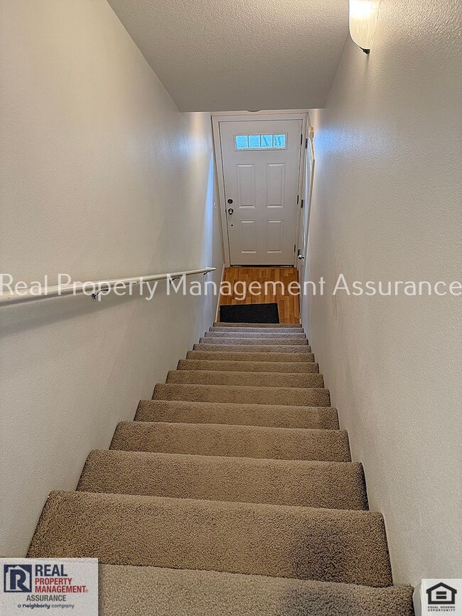 Building Photo - 10733 NE Red Wing Way