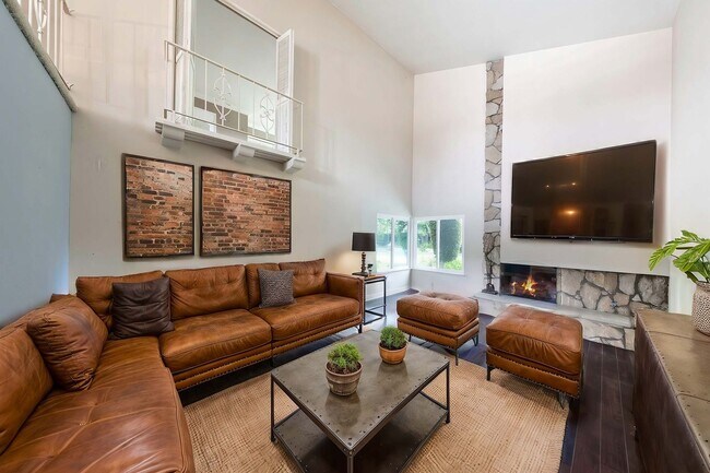 Building Photo - 17850 Winterberry St