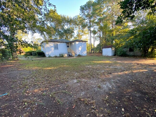 Building Photo - Northeast Home