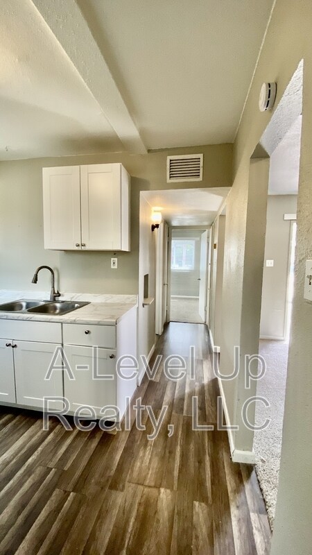 Building Photo - 3043 E Proctor Vista