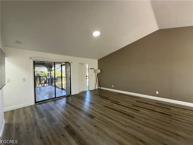 Building Photo - 2811 SE 15th Pl