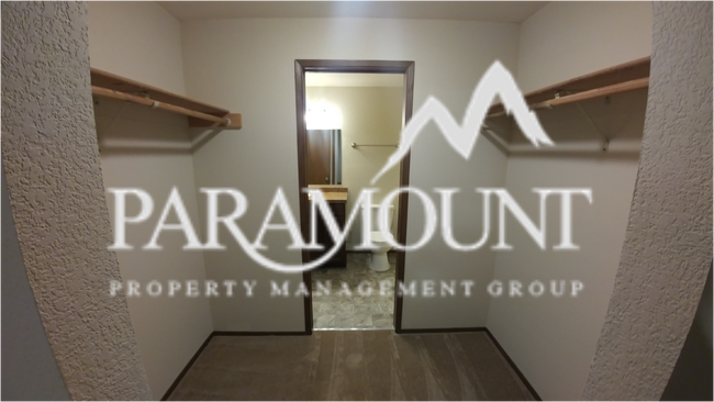 Building Photo - Remodeled 2 bed/1.5 bath duplex in Gig Harbor!