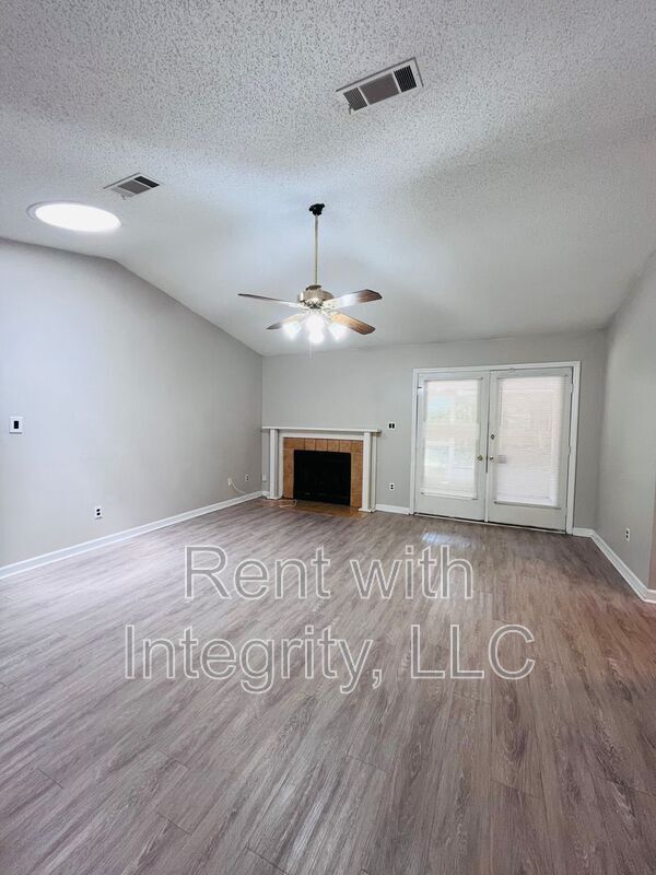 Building Photo - 2661 Faversham Dr