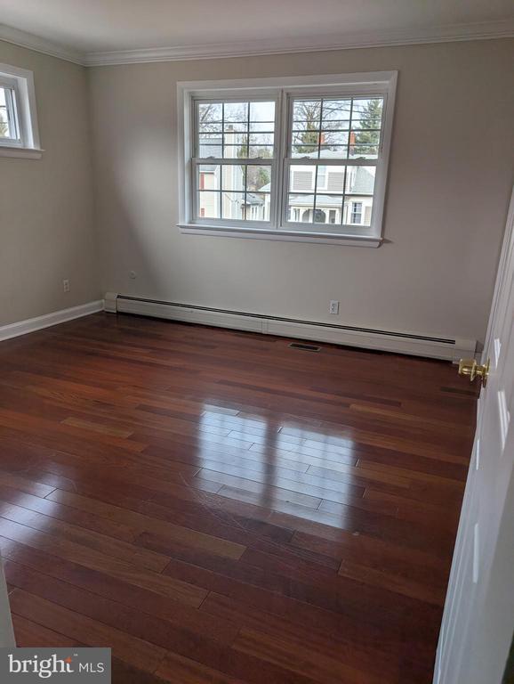 Building Photo - 5711 Berwyn Rd