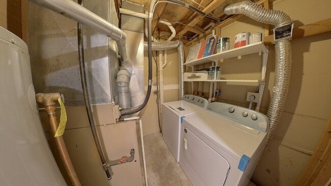 Building Photo - 12885 Hyannis Ln