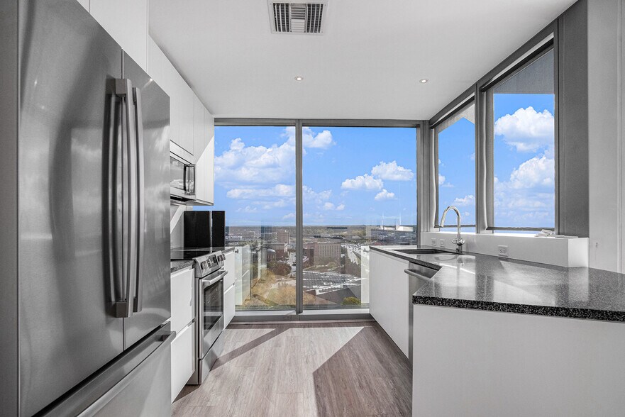 Building Photo - 335 Bridge St NW