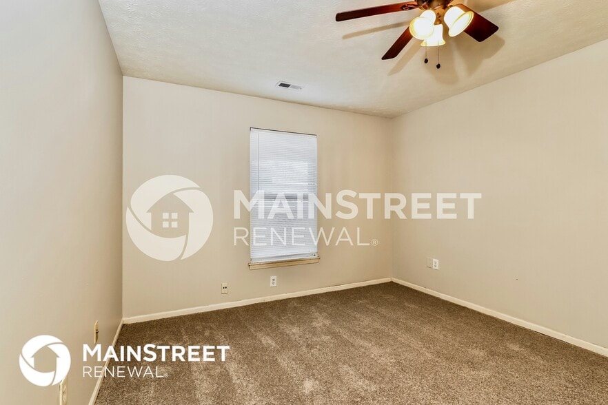 Building Photo - 9611 Combs Ln