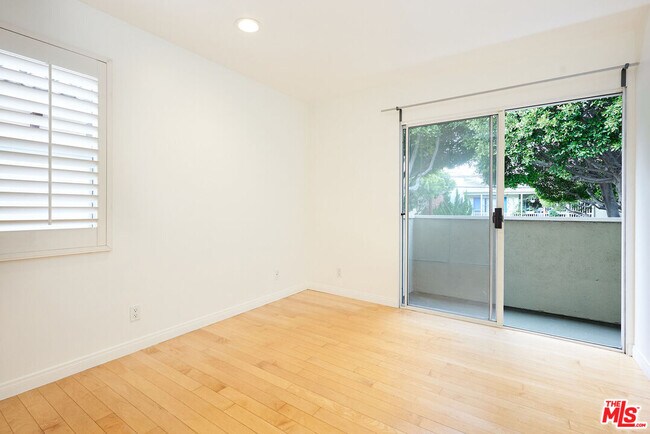Building Photo - 2708 Arizona Ave