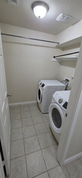 Building Photo - 2530 Diamondback Trail
