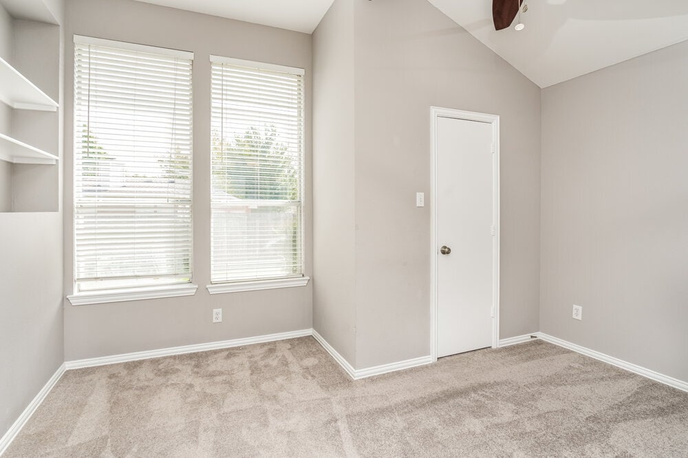 Building Photo - 2504 Castle Ridge Dr