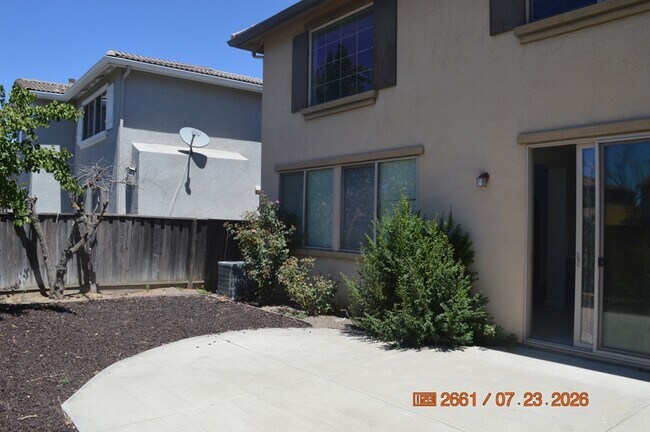 Building Photo - 16777 English Country Trail