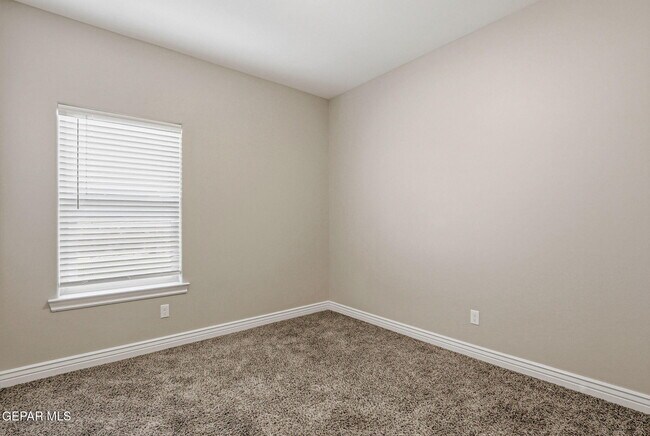Building Photo - 14925 Tierra Mirage Ave