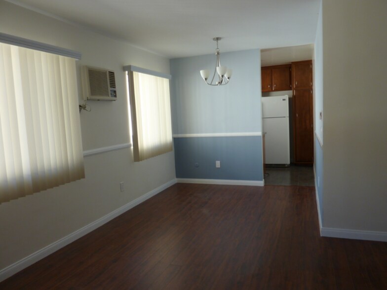 Building Photo - 4429 Prospect Ave