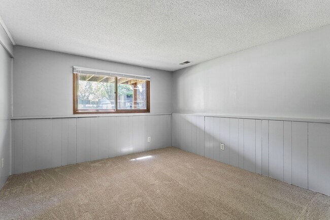 Building Photo - 13656 74th Pl N
