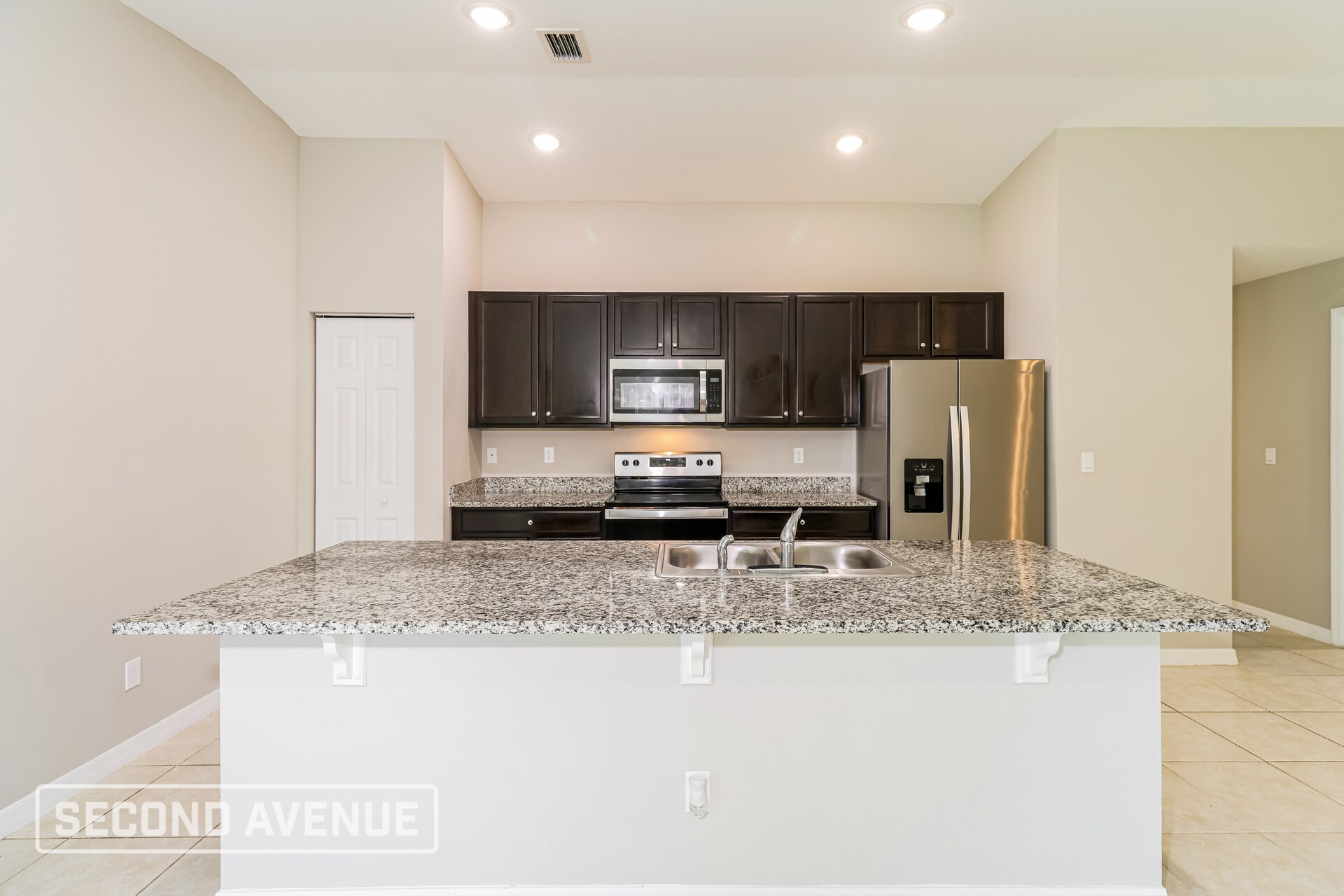 Building Photo - 3230 Bowline Ave