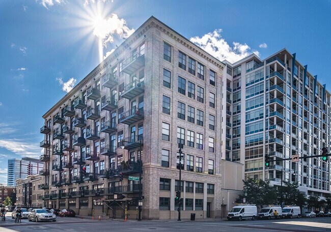 Building - 1801 S Michigan Ave