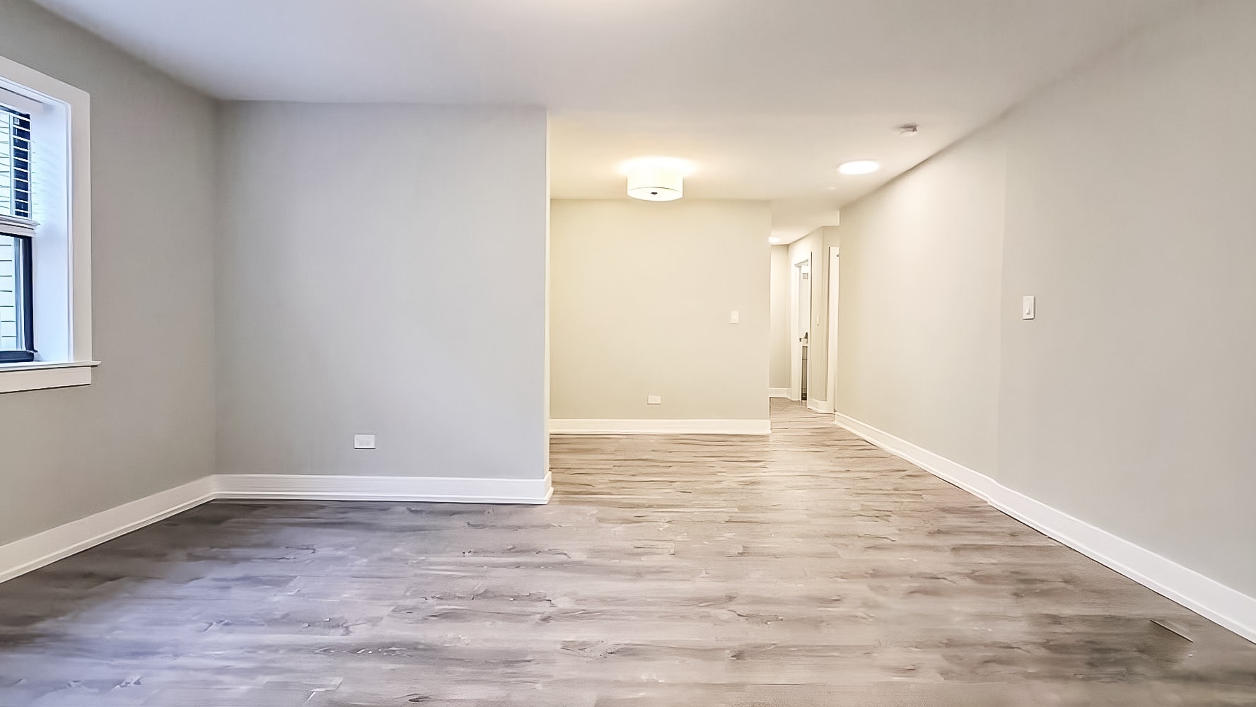 Building Photo - 454 W Barry Ave