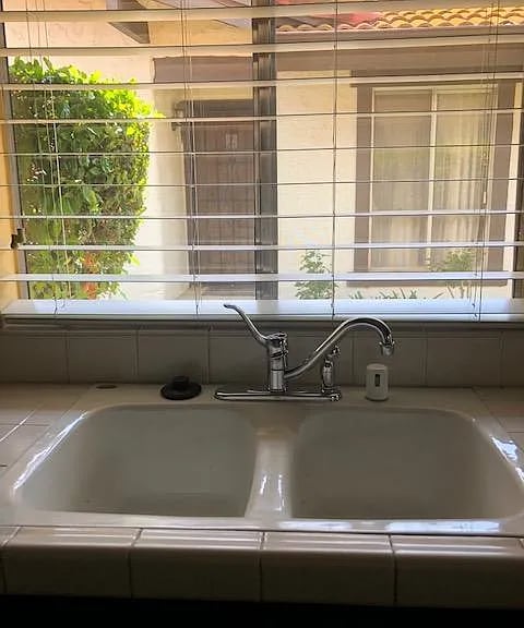 Building Photo - 317 W Sierra Ave