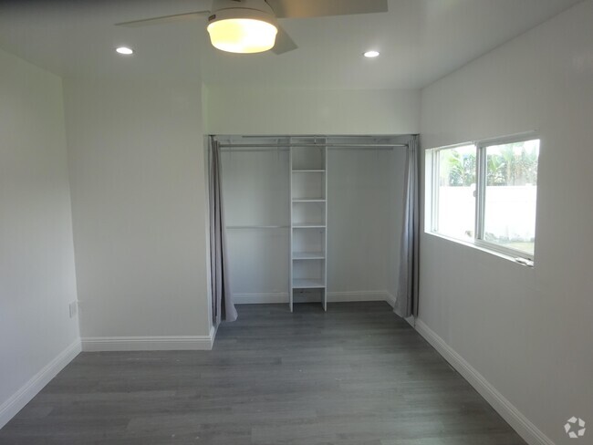 Building Photo - 15229 Cerise Ave