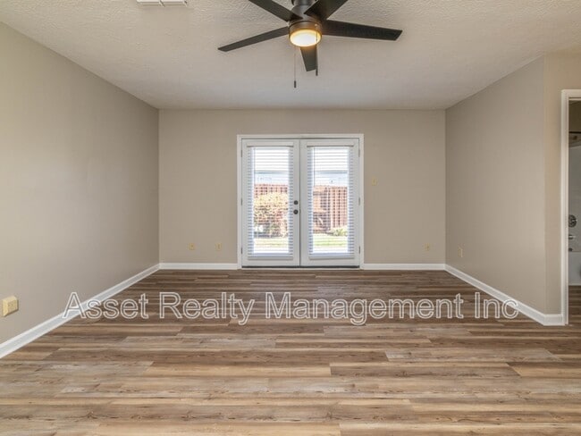 Building Photo - 4405 Greenfern Way