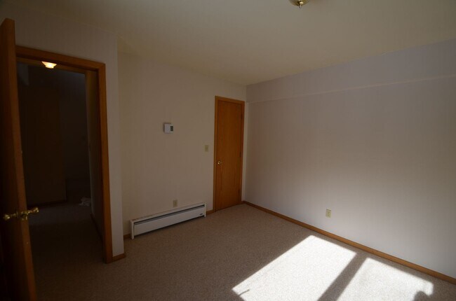 Building Photo - 416 Fuller Placer Rd