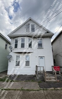 Building Photo - 661 Oliver St