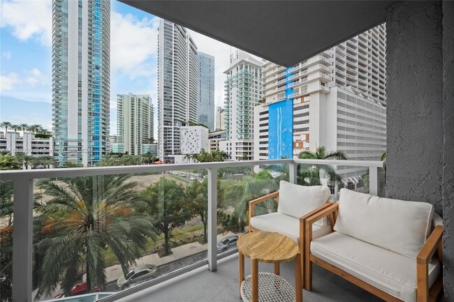 Building Photo - 1155 Brickell Bay Dr