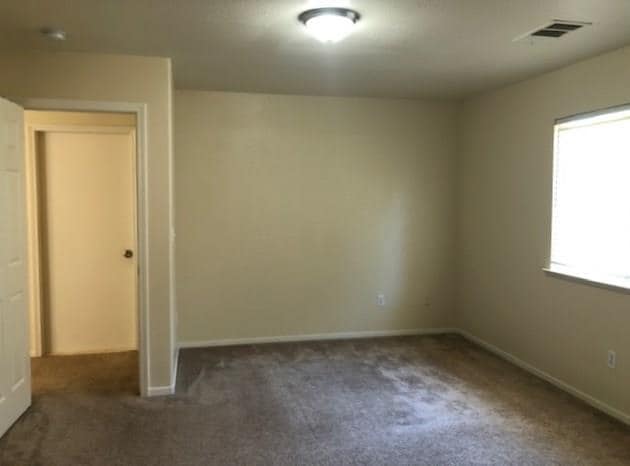 Building Photo - 932 Alpen Dr