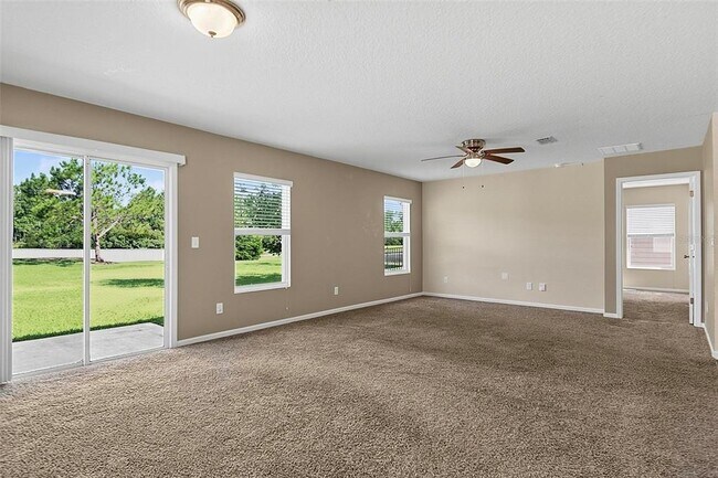 Building Photo - 137 Fairway Ct