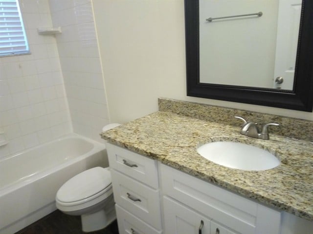 Building Photo - 1443 Baythorn Dr