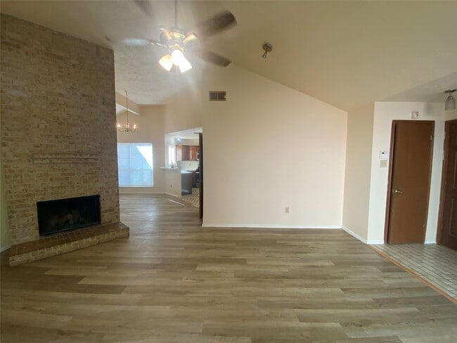 Building Photo - 3534 Woodmere Ln