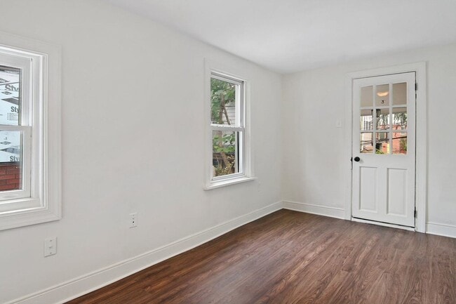 Building Photo - Coming Soon - Charming 3 Bedroom, 1.5 Bath...