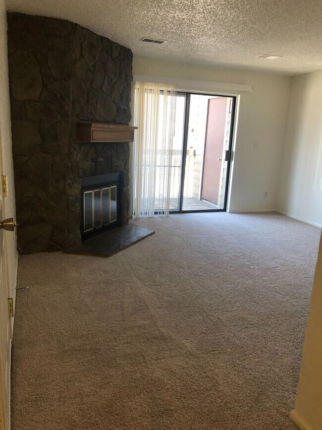 Building Photo - 2 bed/2 bath condo in Arvada