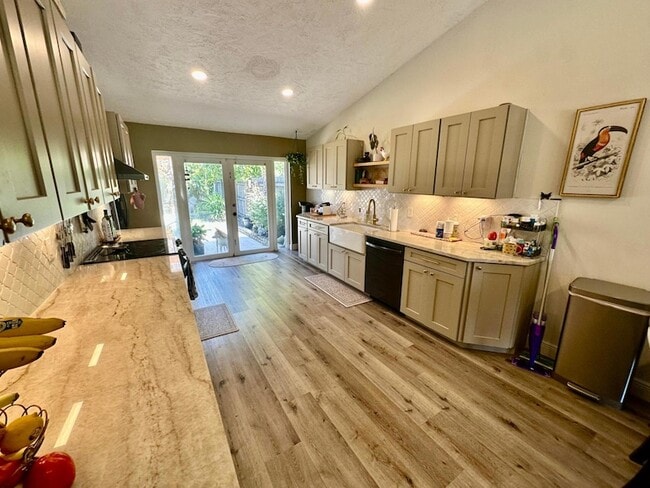 Building Photo - 4492 Brook Dr