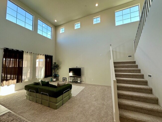 Building Photo - 13726 W Whisper Rock Trail