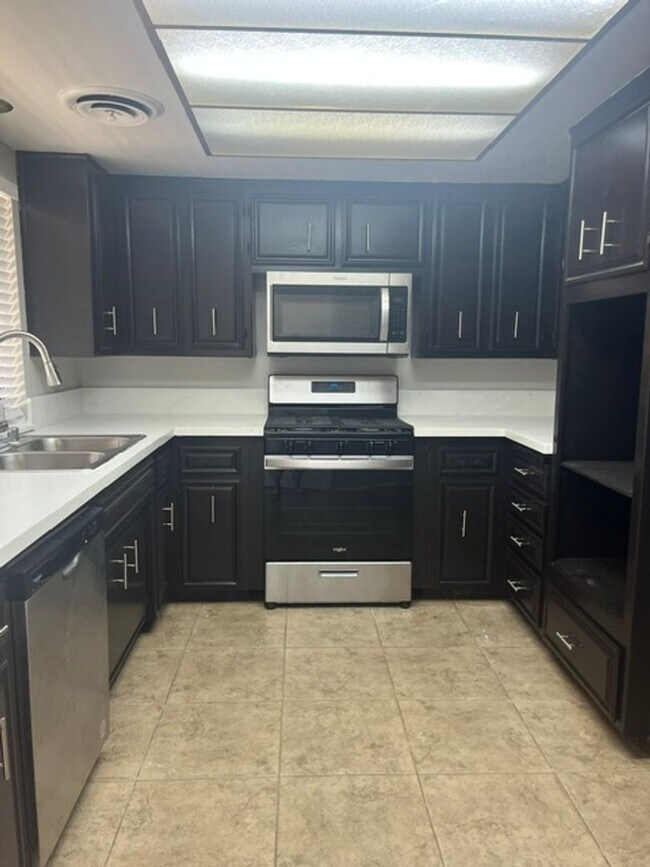 Building Photo - 7613 Quailwood Dr