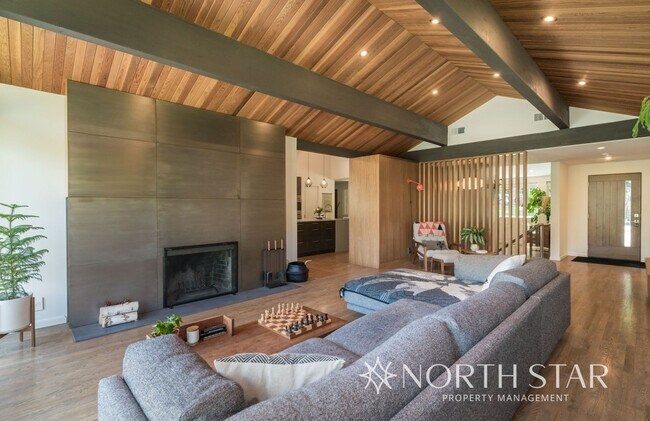 Building Photo - Perfectly located Lake Oswego Mid-century Modern Home with Lake Rights
