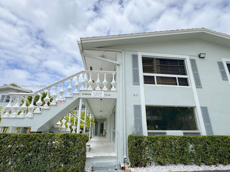Building Photo - 915 Intracoastal Dr